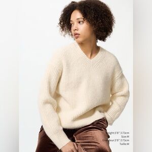 Cozy Cream V-Neck Sweater Uniqlo